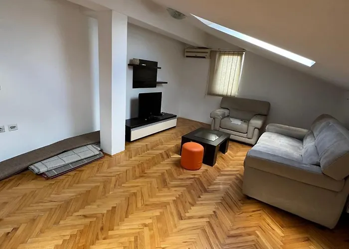 Stan Na Dan Mig -vranje 아파트 브라네